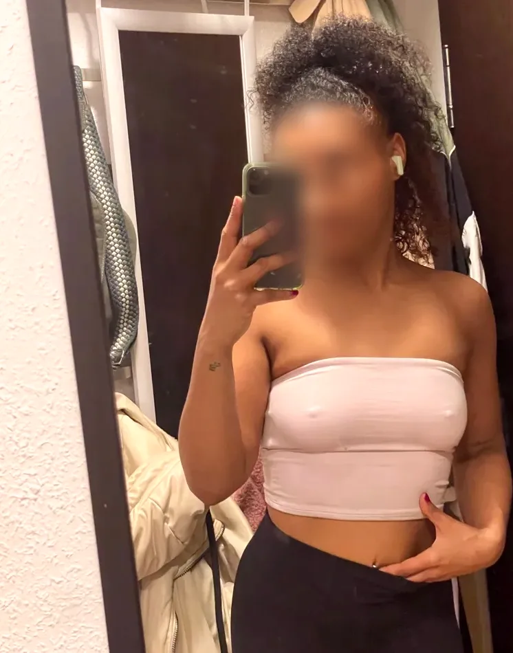 Marlene, 24